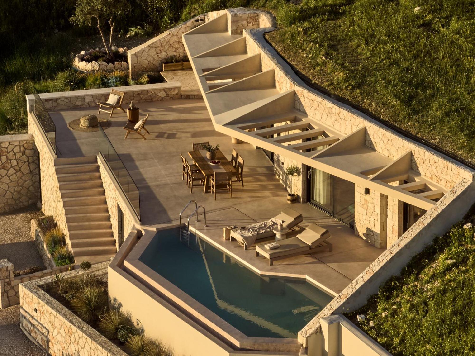 Domus Terrae Villa Romírion